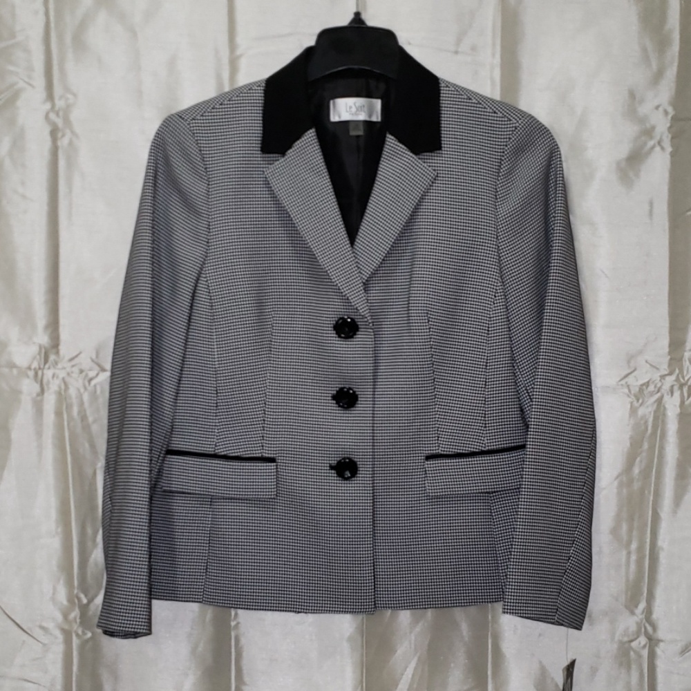 Black and white Le Suit blazer size 14p